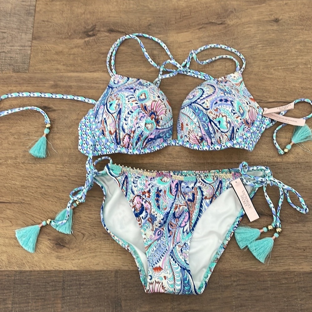 Victoria’s Secret bikini top 34C AND bottoms Small NWT